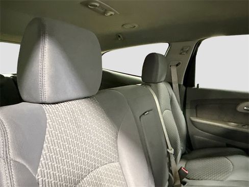 Used 2011 Chevrolet Traverse LS image 24
