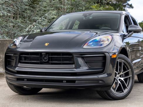 New 2026 Porsche Macan AWD/4WD image 7