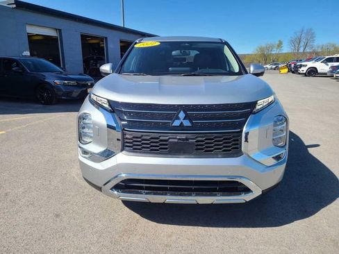 Used 2022 Mitsubishi Outlander SE AWD/4WD image 3