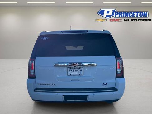 Used 2019 GMC Yukon XL Denali AWD/4WD image 7