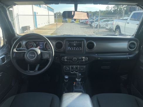 Used 2023 Jeep Gladiator Sport image 9