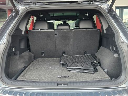 Used 2022 Volkswagen Tiguan SE R-Line image 21