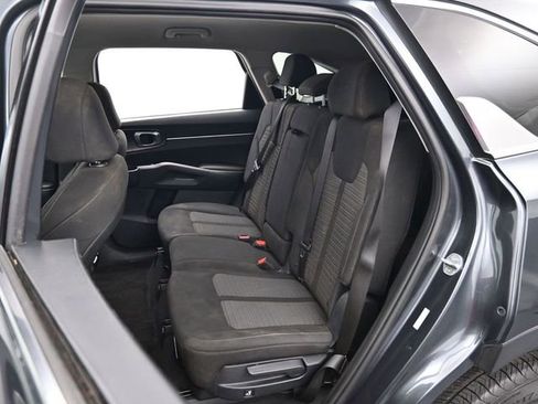 Used 2023 Kia Sorento LX image 25