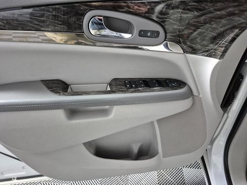 Used 2014 Buick Enclave Leather image 13