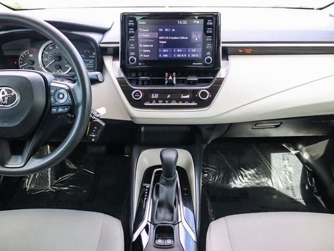 Used 2021 Toyota Corolla LE image 12