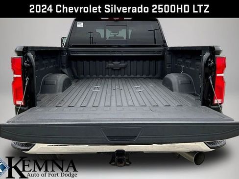 Used 2024 Chevrolet Silverado 2500 LTZ w/ LTZ Premium Package image 9