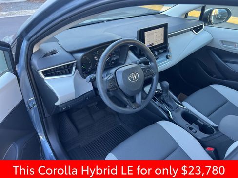 Used 2025 Toyota Corolla LE image 11