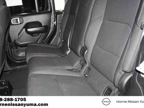 Used 2021 Jeep Gladiator Willys image 5