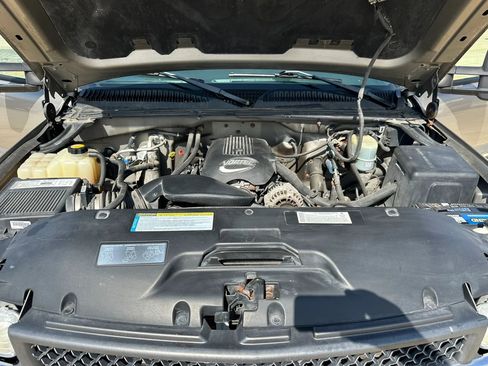 Used 2001 Chevrolet Silverado 2500 LS w/ Off-Road Skid Plate Pkg AWD/4WD image 9