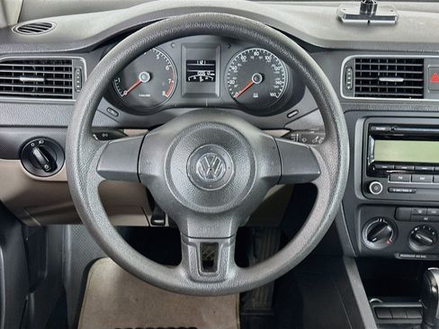 Used 2011 Volkswagen Jetta Sedan FWD image 18