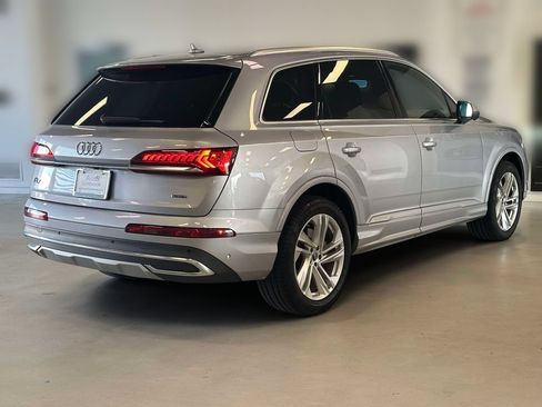 Used 2022 Audi Q7 3.0T Premium Plus w/ Premium Plus Package AWD/4WD image 4