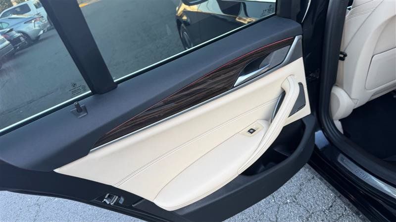 Used 2021 BMW 530i xDrive w/ Premium Package AWD/4WD image 21