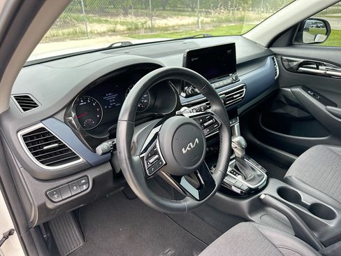 Used 2022 Kia Seltos S FWD image 9