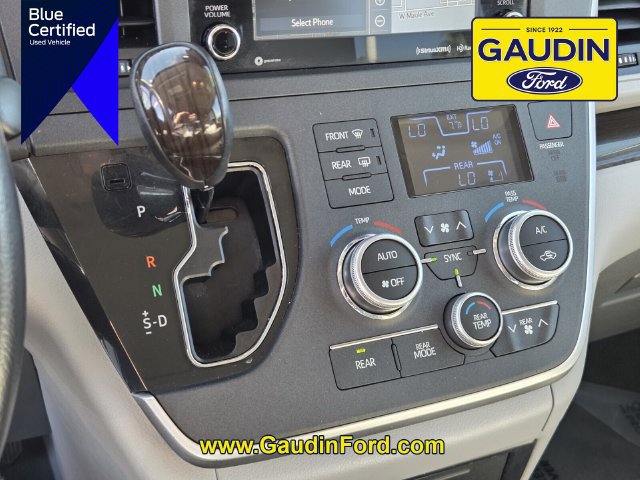 Used 2020 Toyota Sienna XLE w/ XLE Navigation Package FWD image 23