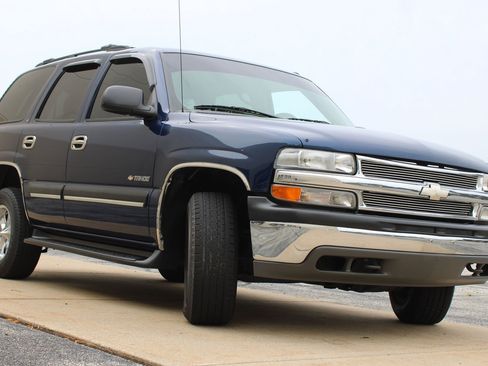 Used 2000 Chevrolet Tahoe LS w/ LS Preferred Equipment Group AWD/4WD image 36