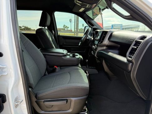 Used 2024 RAM 3500 Tradesman w/ Chrome Appearance Group image 28