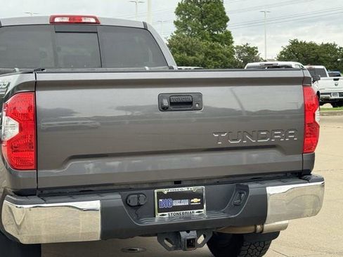 Used 2017 Toyota Tundra SR5 w/ SR5 Upgrade Package RWD image 8