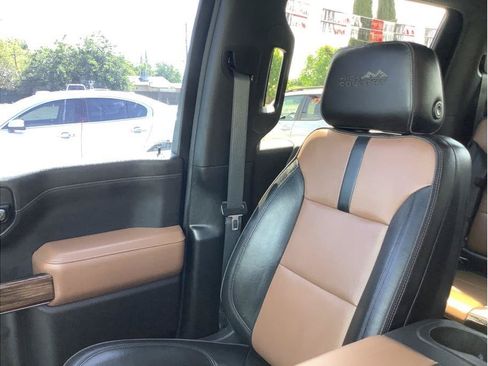 Used 2019 Chevrolet Silverado 1500 High Country w/ Technology Package AWD/4WD image 21