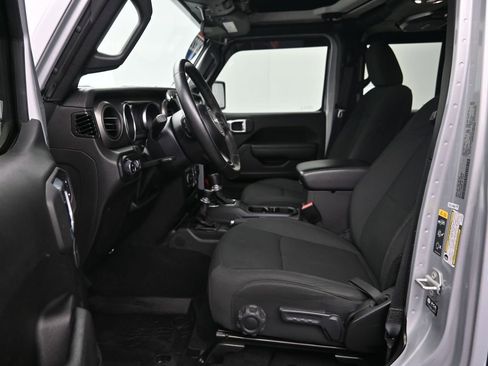 Certified 2022 Jeep Gladiator Willys image 12