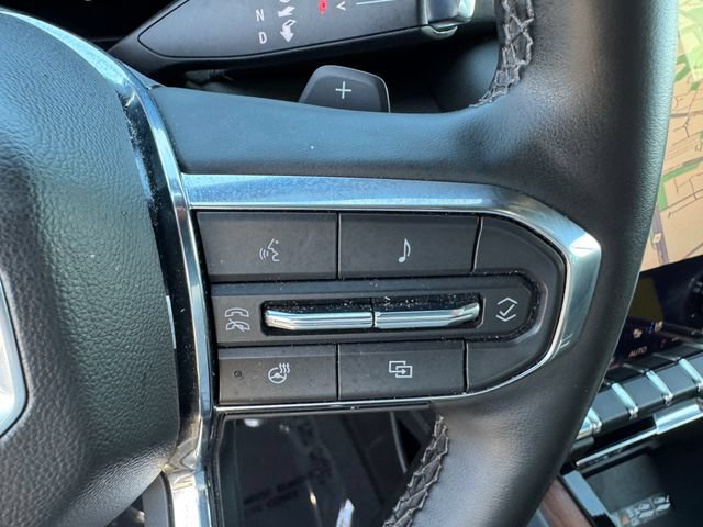 Used 2025 GMC Yukon XL Denali AWD/4WD image 26
