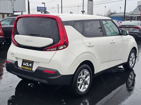 Used 2022 Kia Soul LX w/ Technology Package image 7