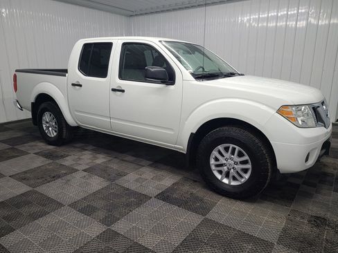 Used 2019 Nissan Frontier SV AWD/4WD image 1