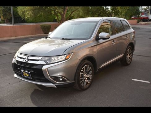 Used 2016 Mitsubishi Outlander SE FWD image 3