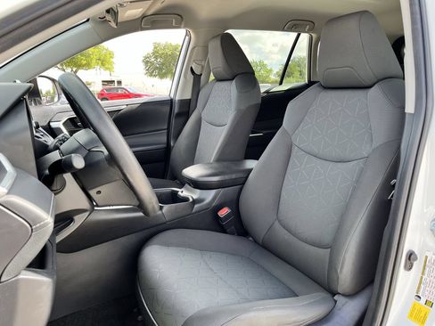 Used 2024 Toyota RAV4 XLE FWD image 23
