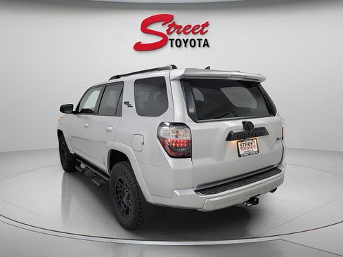 Certified 2024 Toyota 4Runner TRD Off-Road Premium w/ Moonroof Package AWD/4WD image 2