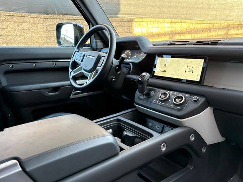 Certified 2024 Land Rover Defender 90 S image 8