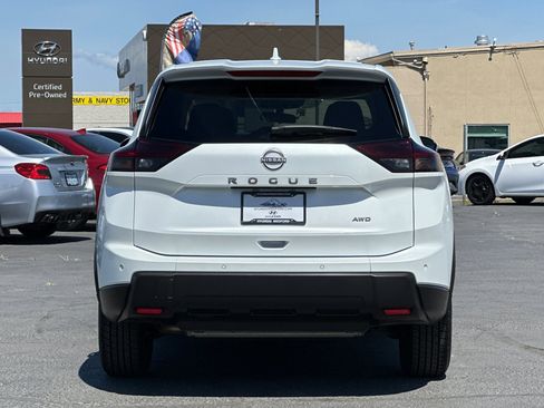 Used 2025 Nissan Rogue SV AWD/4WD image 5