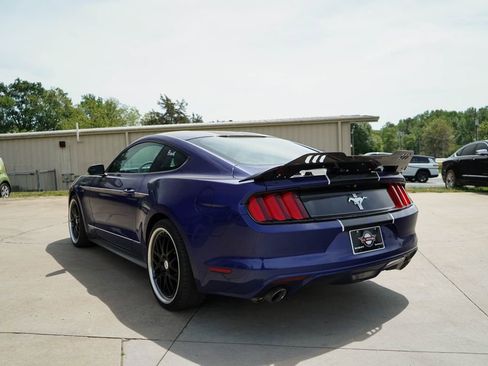 Used 2015 Ford Mustang Coupe RWD image 4