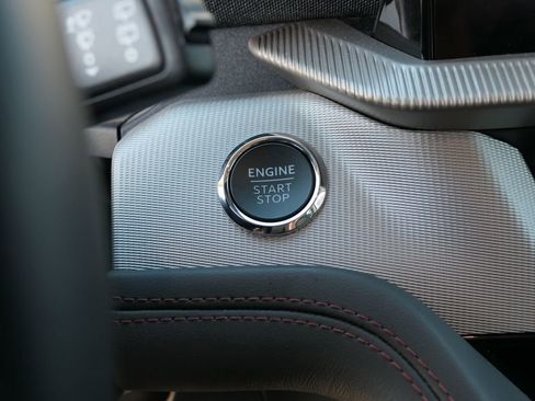 Used 2025 Ford Explorer Active w/ Active Comfort Package image 17