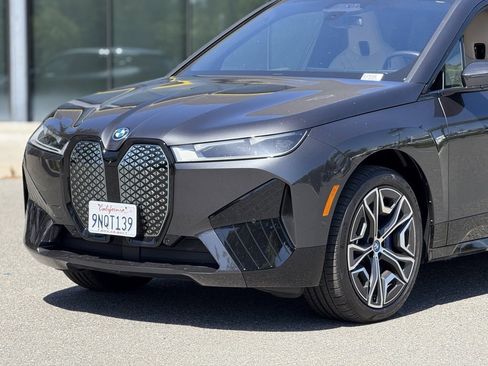 Used 2025 BMW iX xDrive50 image 10