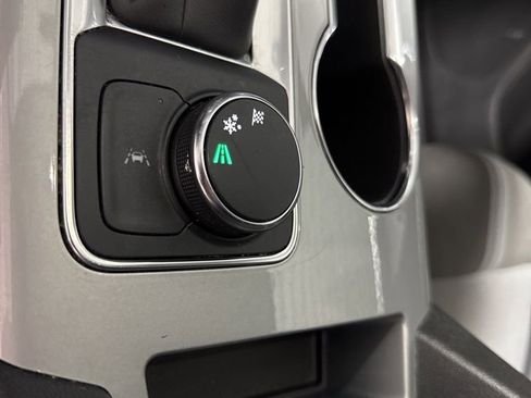 Used 2025 Chevrolet Blazer LT FWD image 29
