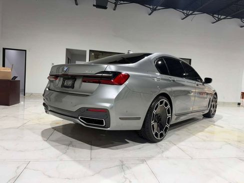 Used 2020 BMW 750i xDrive w/ Executive Package image 4