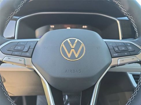 New 2026 Volkswagen Taos SE FWD image 20