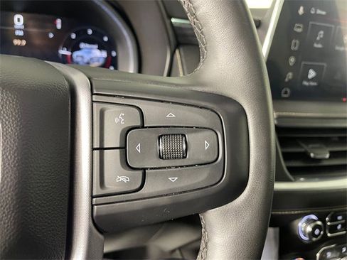 Used 2023 GMC Yukon SLT w/ SLT Luxury Package image 10