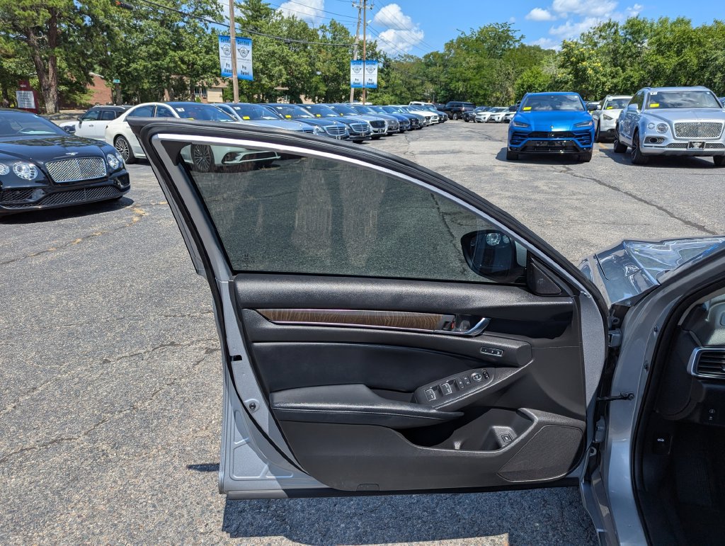 Used 2018 Honda Accord EX-L image 11