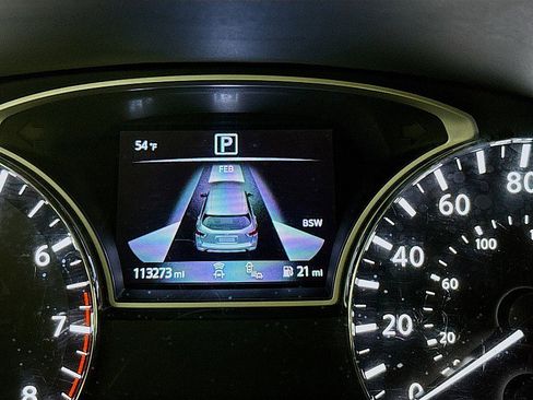 Used 2020 Nissan Pathfinder SV image 13