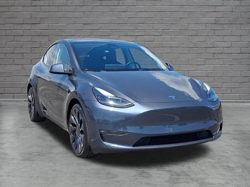Used 2022 Tesla Model Y Performance AWD/4WD image 2