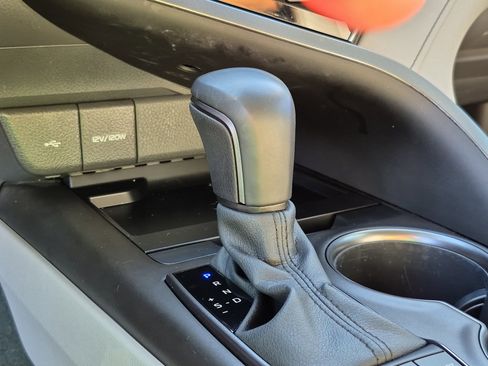 Used 2022 Toyota Camry SE image 27