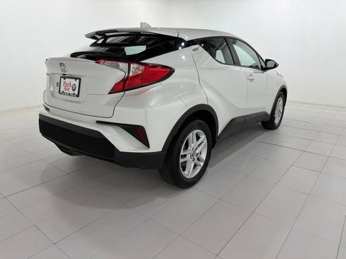 Used 2021 Toyota C-HR LE FWD image 5