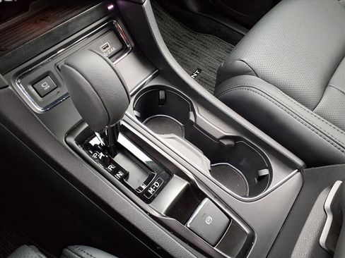 Certified 2025 Subaru Ascent Bronze Edition image 5