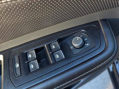 Certified 2025 Volkswagen Atlas SEL Premium R-Line image 36