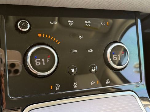 Used 2021 Land Rover Range Rover Evoque S image 11