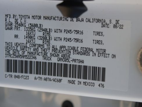 Used 2022 Toyota Tacoma w/ SR5 Package image 27