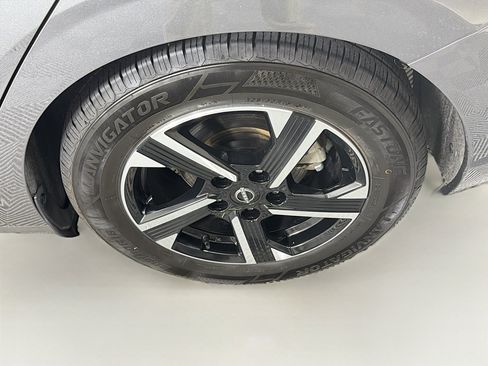 Used 2024 Nissan Sentra SV FWD image 11