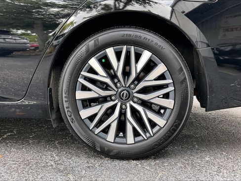 Used 2025 Nissan Altima 2.5 SV FWD image 31