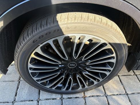 Used 2020 Lincoln Aviator Black Label w/ Dynamic Handling Package image 17